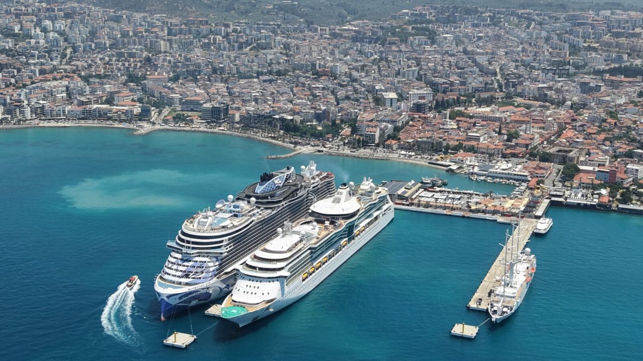 Kuşadası’na turist dopingi!